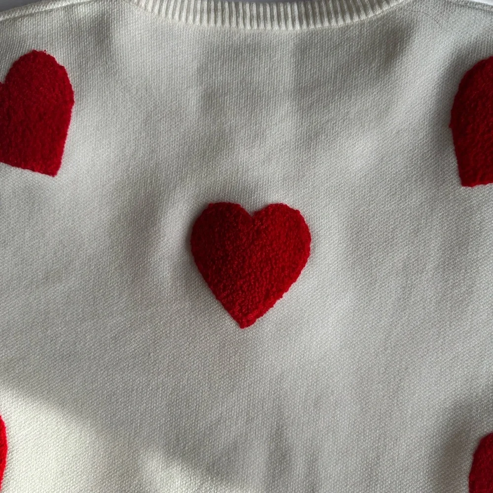 Heart Patterned Crew Neck Sweater - Cream and Red- M, L, XL - Picture 8 of 8